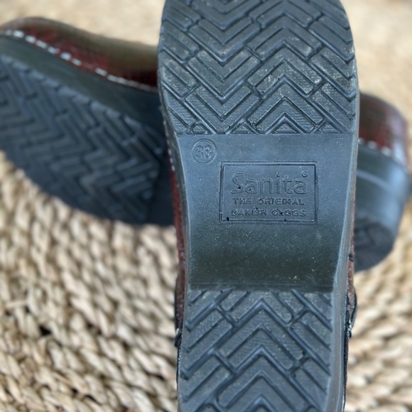 Sanita Professional Nursing Clogs - Picture 2 of 9